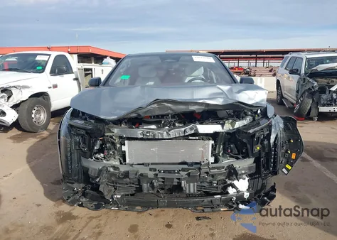 2025 Cadillac Optiq Luxury 2 Awd z USA, uszkodzony, nr VIN 3GYK3DMR2SS263371